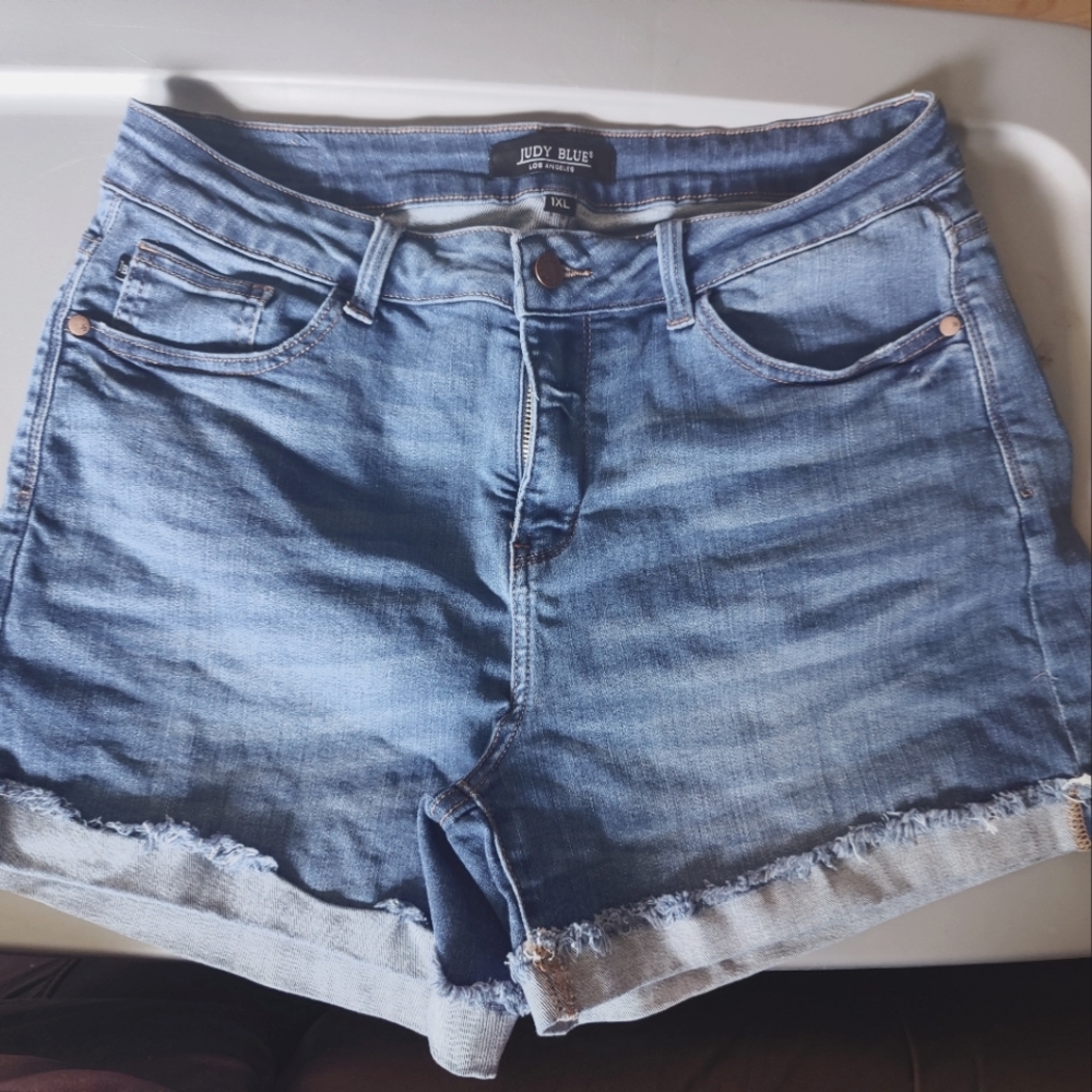 Judy Blue size 1XL denim shorts